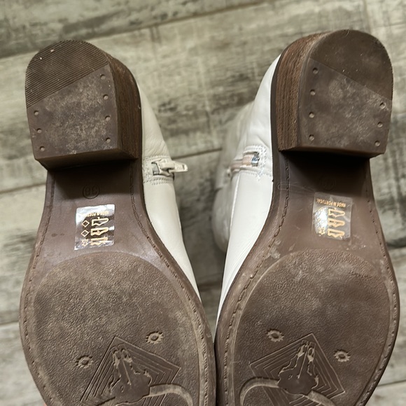 White leather Steve Madden cowgirl boots - Picture 3 of 4